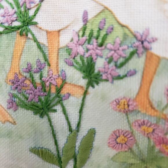 Hand Embroider Picture 1987 The Creative Circle Little Girl with Geese - Picture 4 of 4